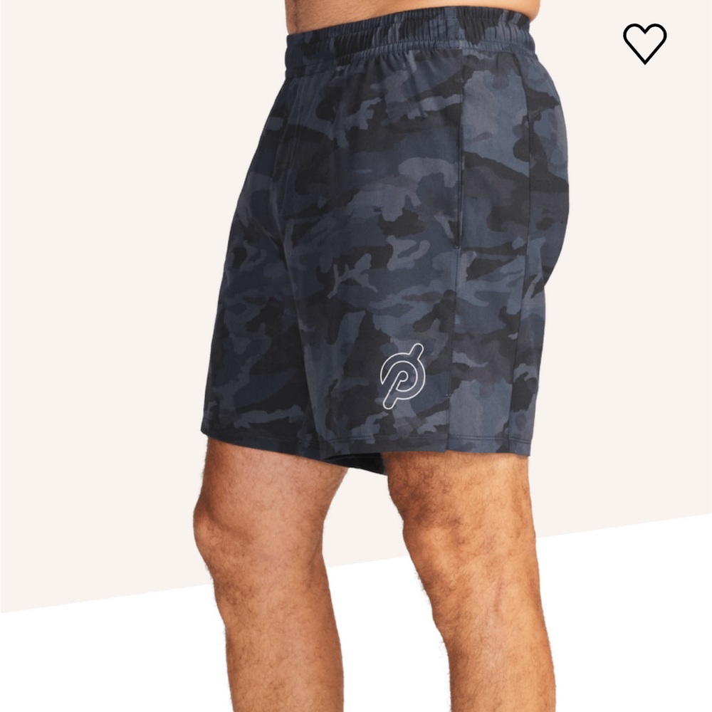 Peloton Output 8" Lined purple camo men’s size‎ XS